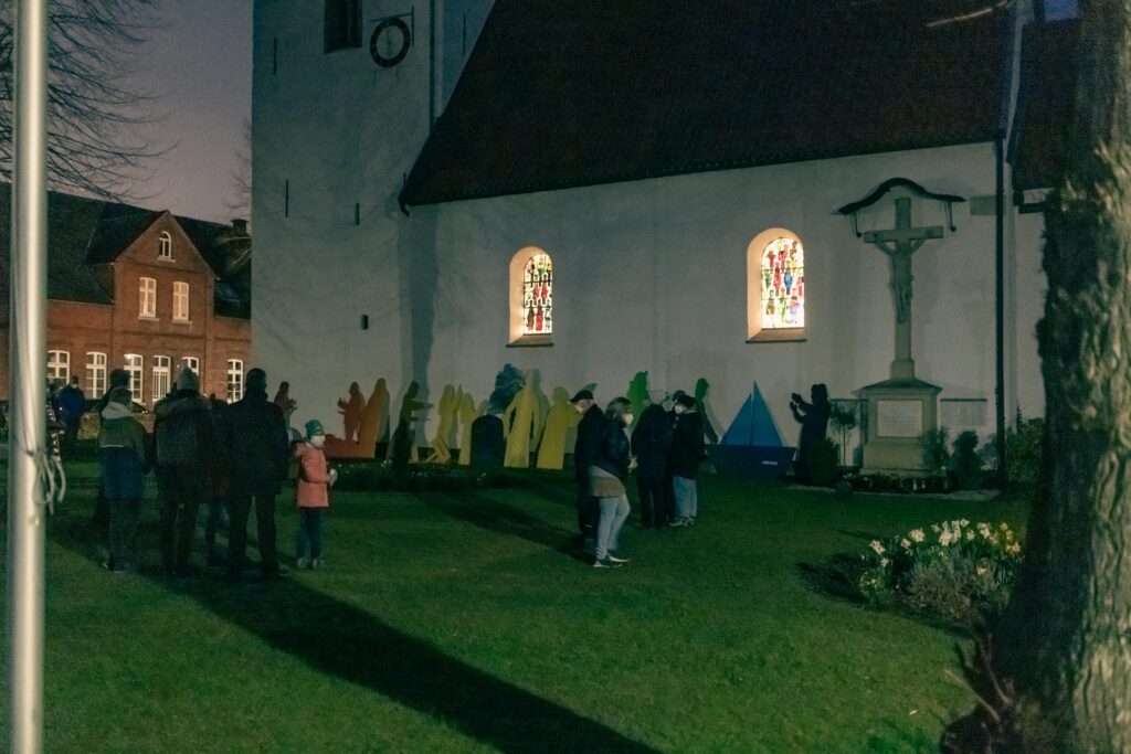 Krippe an der Außenwand der Kirche St. Agatha in Münster-Angelmodde.