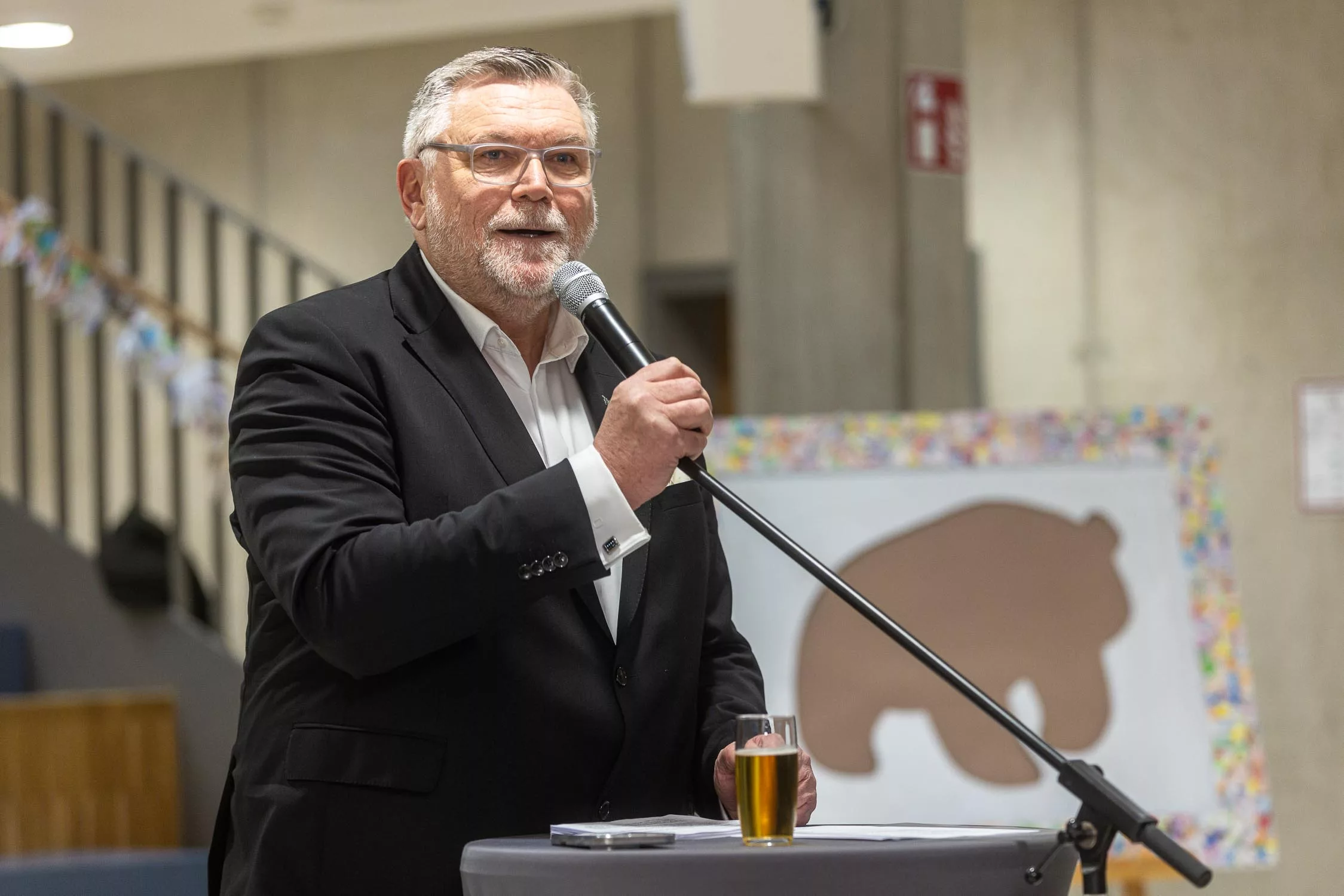 Kandidiert erneut als Bezirksbürgermeister: PEter Bensmann beim Neujahrsempfang in der Grundschule Wolbeck-Nord 2025. Foto: agh.