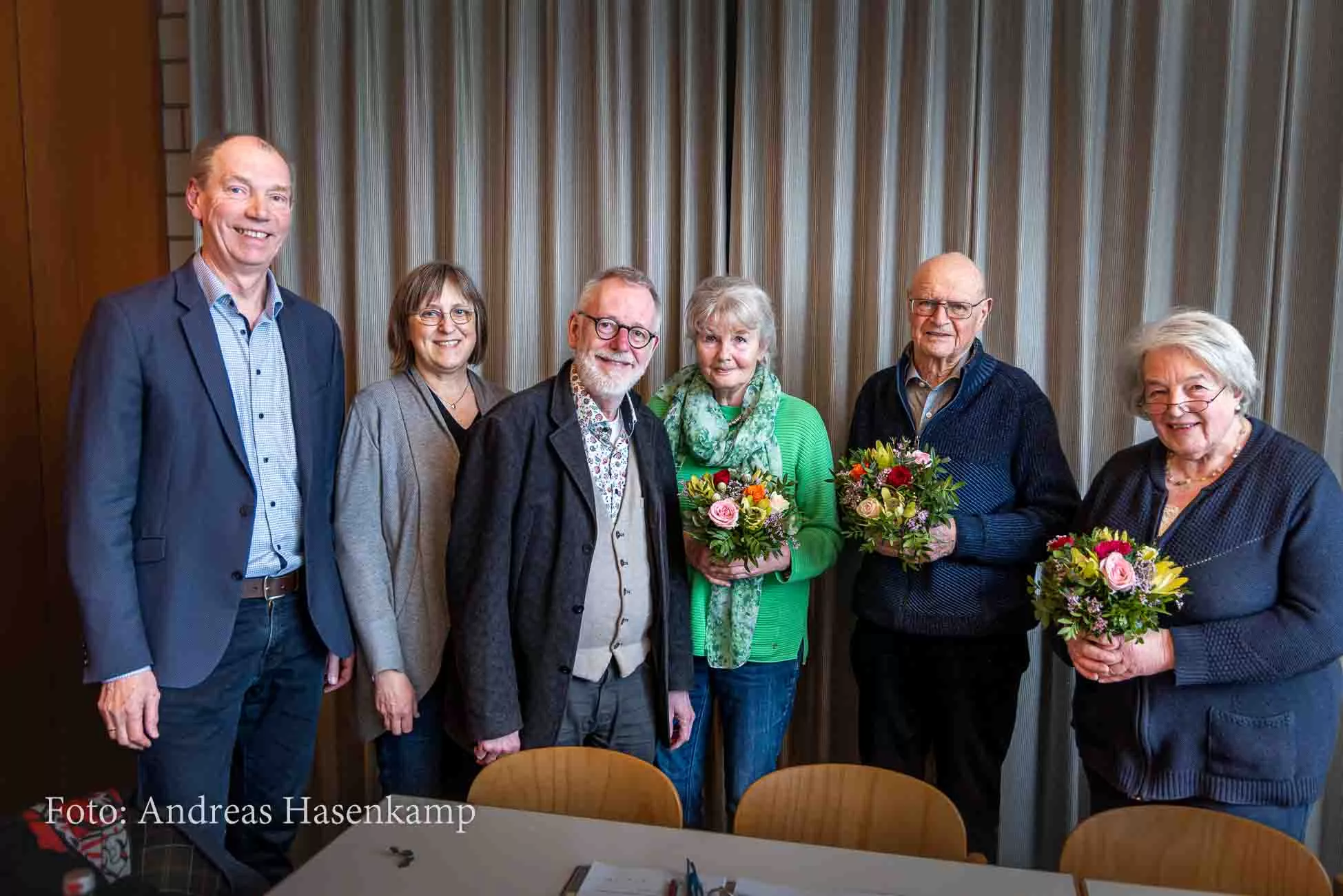 Martin Schöne (v.l.), Ulrike Kampert, Eberhard Hüppe und Gertrud Wohlthat bilden den neuen Vorstand. Es verabschiedeten sich Karlheinz Kleintje und Angelika Hoebink. Foto: Andreas Hasenkamp, Fotograf in Münster, www.fotograf-muensterland.de.